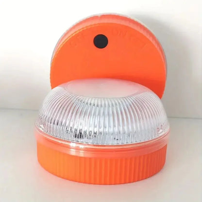 Magnetic Emergency Light for Roadside Safety Alerts