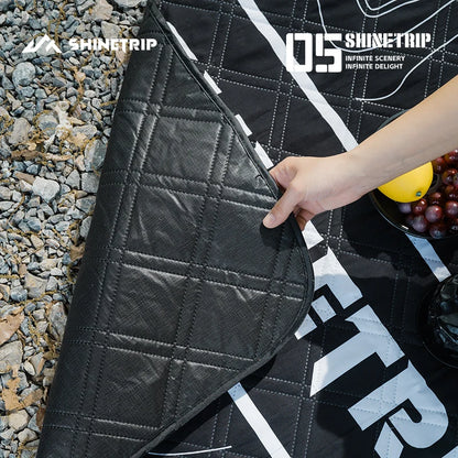 Aluminum Waterproof Picnic Mat for Dry Outdoor Comfort