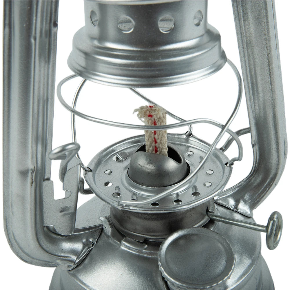 Retro Camping Lantern – Classic Kerosene Light for Campsites