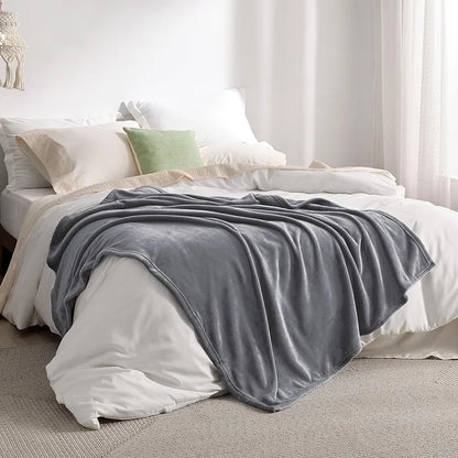 Coral Fleece Blanket – Soft Warm Throw for Travel & Picnic