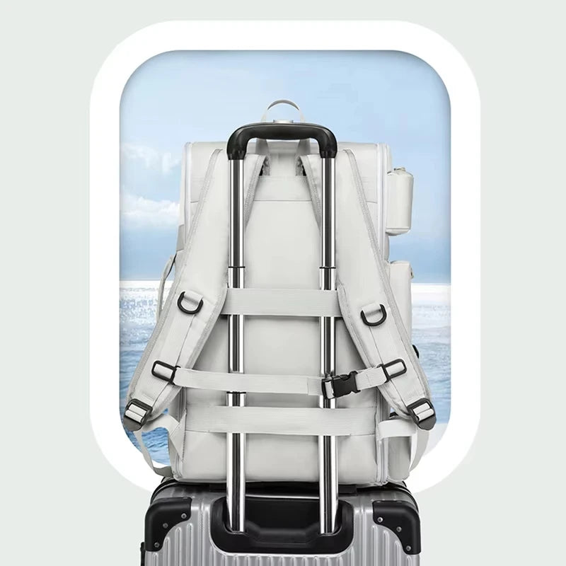 Large Capacity Daypack with Wet Dry Separation